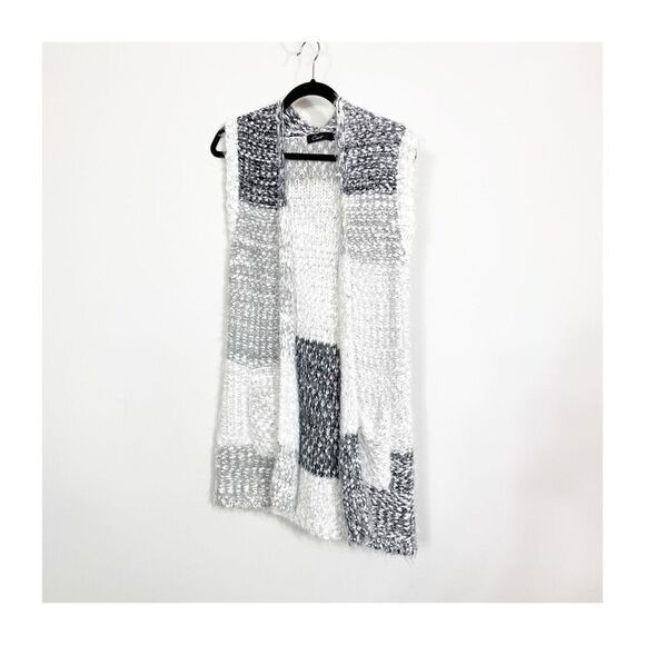 Curio New York Vest Womens Medium Cover Up Fuzzy Gray Black White Open Front - Picture 1 of 6